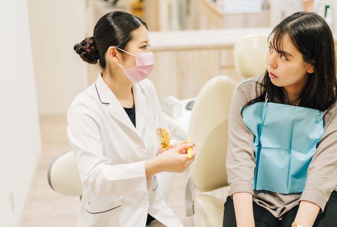 歯科衛生士による歯周治療の施術